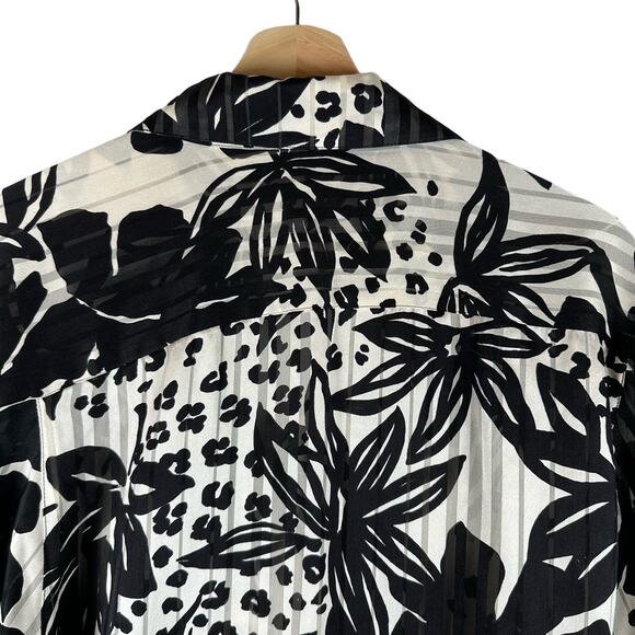 Silk Black and White Monochromatic Floral Botton Up Blouse Womens Size 6 Flowy - Picture 12 of 16